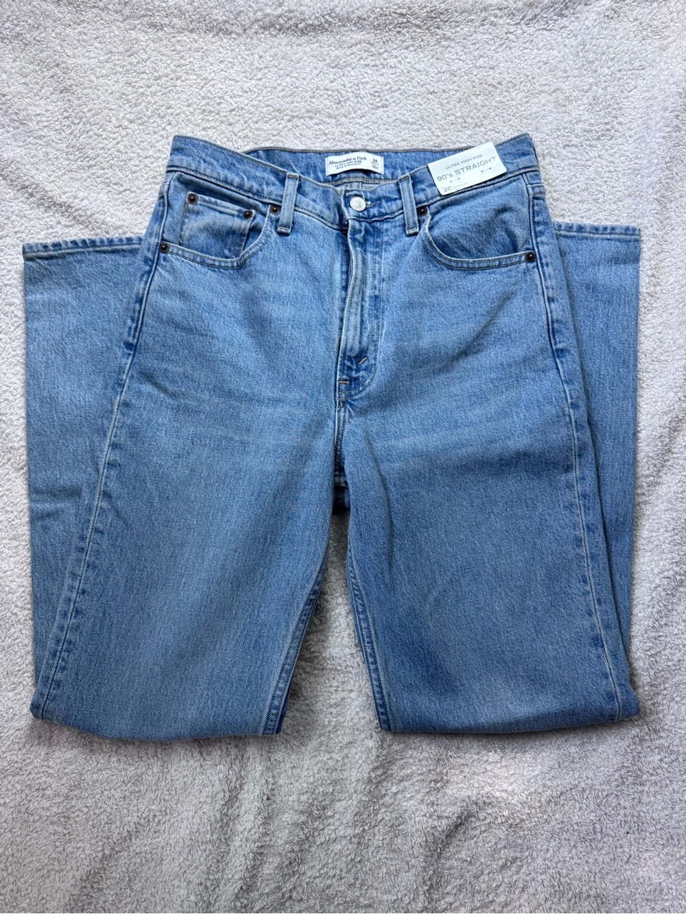 NWT Abercrombie 90’s straight jeans